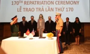 Việt Nam bàn giao hài cốt lính Mỹ