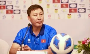 HLV Kim Sang-sik: 'Việt Nam thử nghiệm bất thành trước Lào'